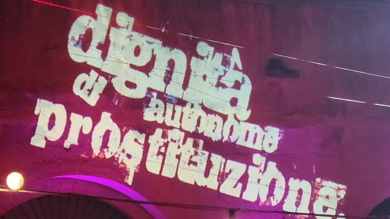 Dignità autonome di prostituzione, la grande magia del "Bordello dell'arte": uno spettacolo necessario